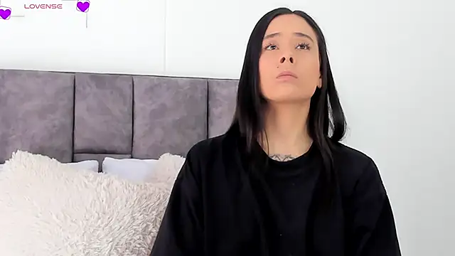 Snapshot of VeronicaTonu chatting on 03/01/25, 06:54 VeronicaTonu online show from 03/01/25, 06:54