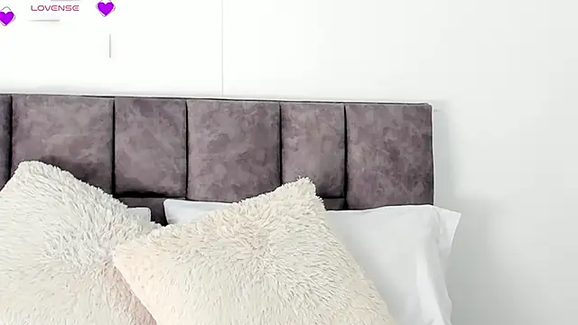 Snapshot of VeronicaTonu chatting on 03/13/25, 02:12 VeronicaTonu online show from 03/13/25, 02:12