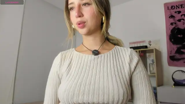 Snapshot of Natasna2 chatting on 10/17/25, 02:37 Natasna2 online show from 10/17/25, 02:37