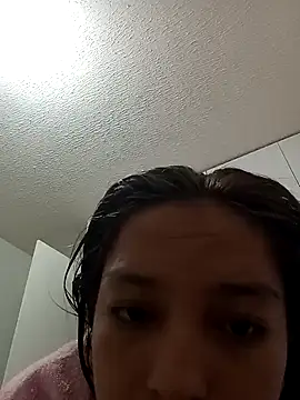 Snapshot of rossgreen77 chatting on 10/18/25, 11:27 rossgreen77 online show from 10/18/25, 11:27