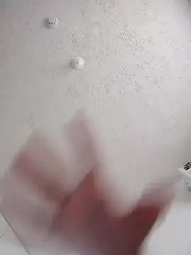 Snapshot of rossgreen77 chatting on 10/21/25, 10:32 rossgreen77 online show from 10/21/25, 10:32