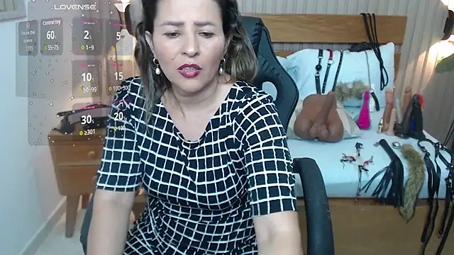 luciana ballesteros  online show from 11/10/25, 12:26