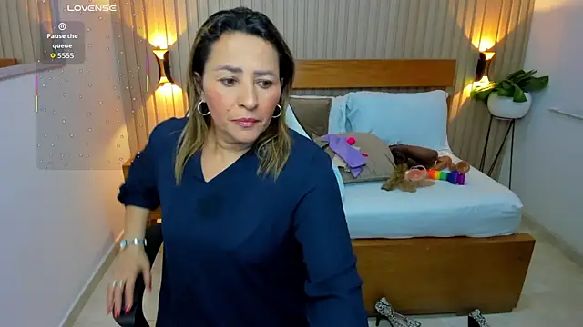 luciana ballesteros  online show from 04/30/26, 12:11