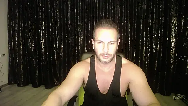 Snapshot of HotterLrgDom chatting on 01/16/25, 11:27 HotterLrgDom online show from 01/16/25, 11:27