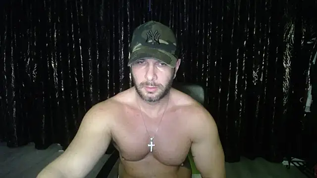 Snapshot of HotterLrgDom chatting on 01/23/25, 07:11 HotterLrgDom online show from 01/23/25, 07:11