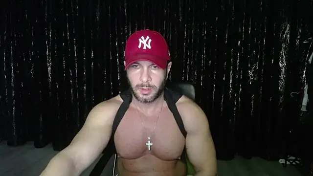 Snapshot of HotterLrgDom chatting on 01/23/25, 03:22 HotterLrgDom online show from 01/23/25, 03:22