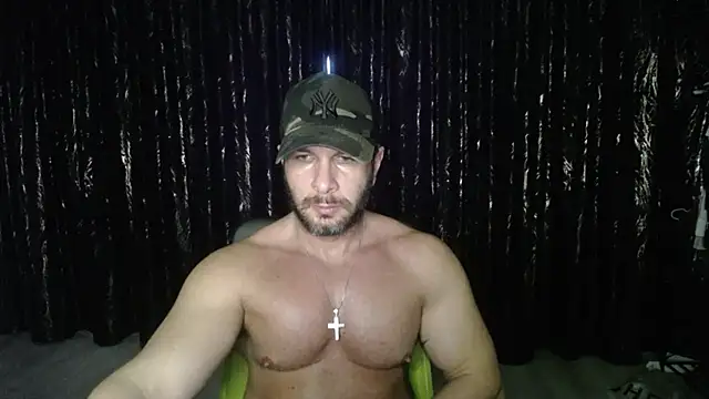Snapshot of HotterLrgDom chatting on 01/27/25, 08:07 HotterLrgDom online show from 01/27/25, 08:07