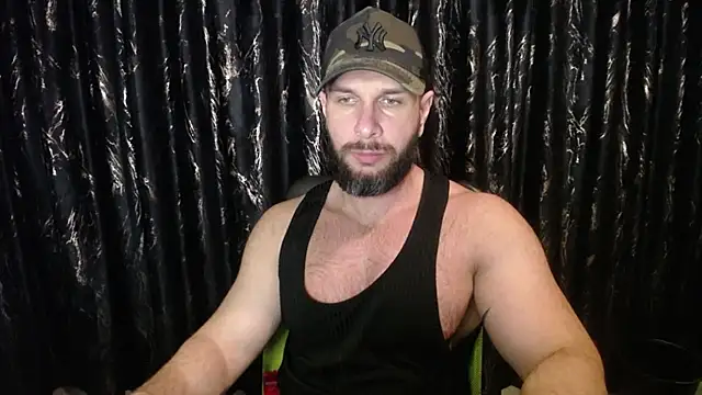 Snapshot of HotterLrgDom chatting on 03/06/25, 12:43 HotterLrgDom online show from 03/06/25, 12:43