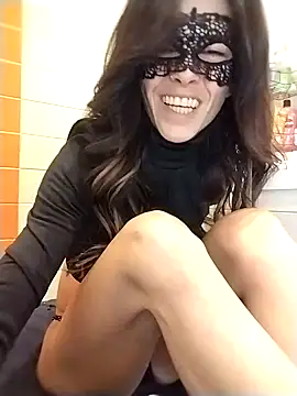EmySkinny85 online show from 12/31/24, 04:25
