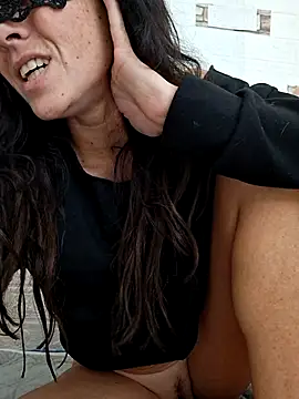 EmySkinny85 online show from 11/24/25, 09:03