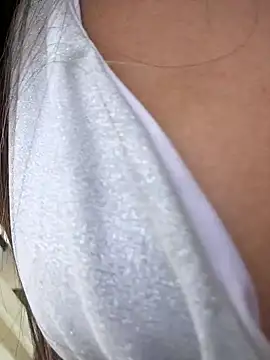 Snapshot of Rose-euphoria chatting on 10/26/25, 01:50 Rose-euphoria online show from 10/26/25, 01:50