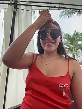 Snapshot of Rose-euphoria chatting on 11/02/25, 01:46 Rose-euphoria online show from 11/02/25, 01:46