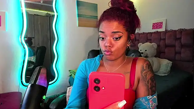 ladyrd1 online show from 01/15/25, 08:51