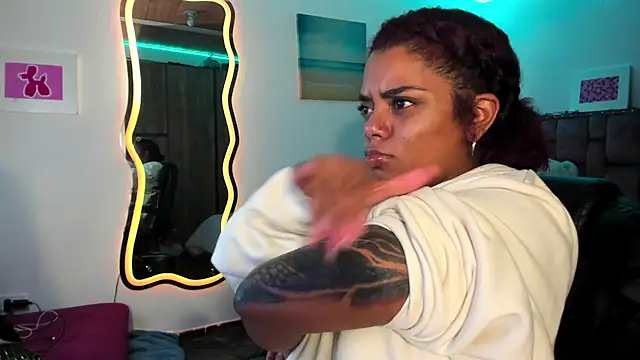 ladyrd1 online show from 01/24/25, 07:41