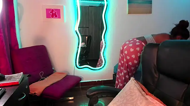 ladyrd1 online show from 01/26/25, 09:29