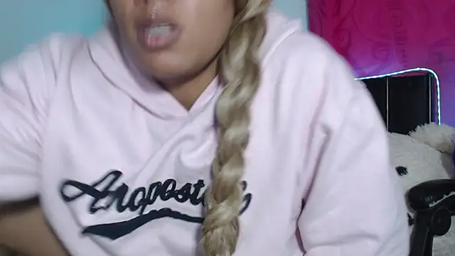 ladyrd1 online show from 06/11/26, 12:36