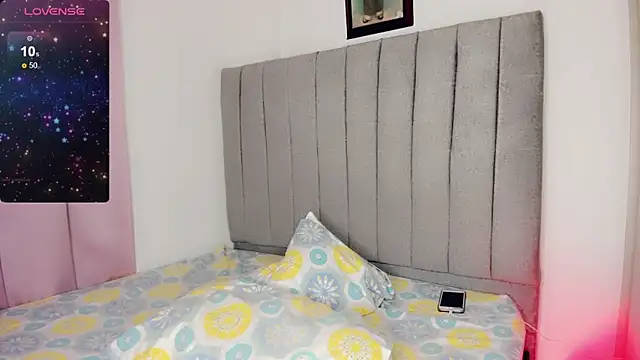 Snapshot of Jimmenna_ chatting on 02/02/25, 09:30 Jimmenna online show from 02/02/25, 09:30