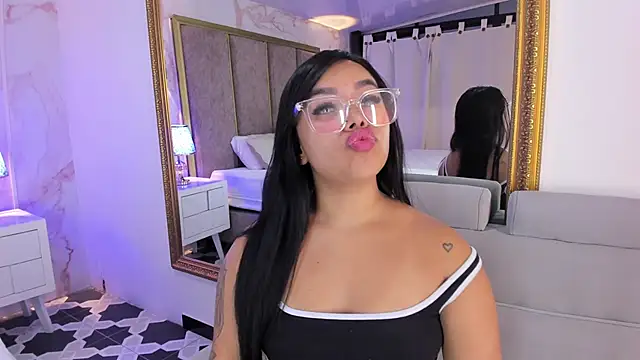 MarianaGarciaa   online show from 02/11/25, 01:31