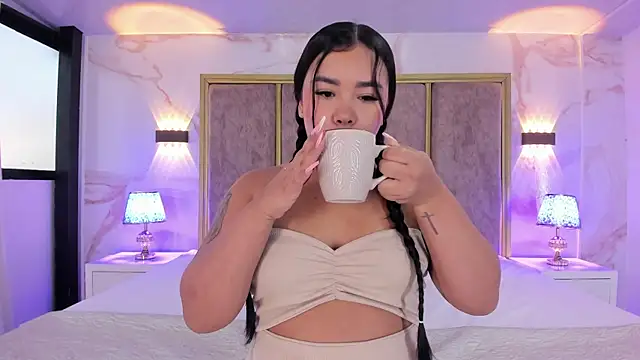 Snapshot of MarianaGarciaa__ chatting on 09/16/25, 11:44 MarianaGarciaa online show from 09/16/25, 11:44