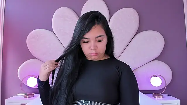 Snapshot of MarianaGarciaa__ chatting on 09/29/25, 07:19 MarianaGarciaa online show from 09/29/25, 07:19