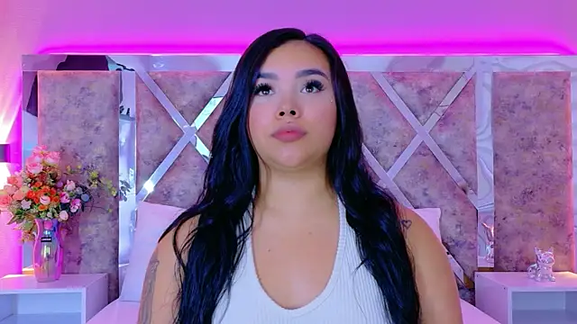 Snapshot of MarianaGarciaa__ chatting on 10/07/25, 07:00 MarianaGarciaa online show from 10/07/25, 07:00