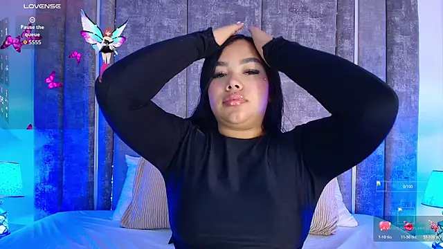 MarianaGarciaa   online show from 11/24/25, 06:40