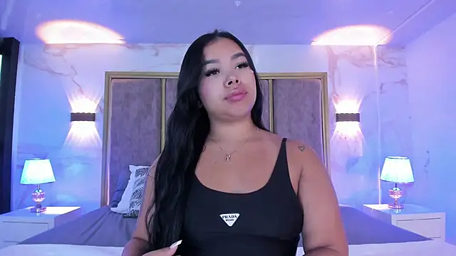 MarianaGarciaa   online show from 04/28/26, 06:57