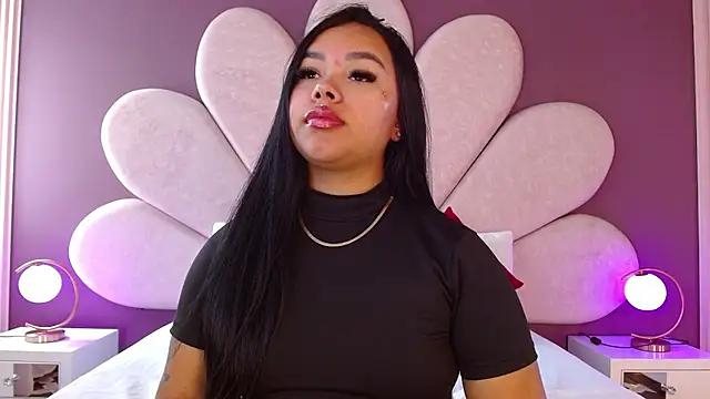 MarianaGarciaa   online show from 05/08/26, 07:19
