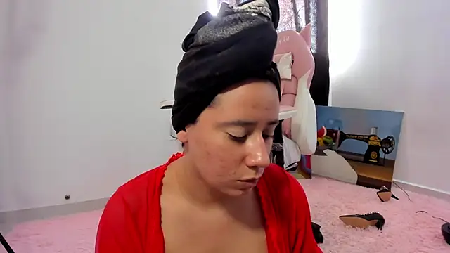 lovely kitt online show from 02/04/25, 09:31
