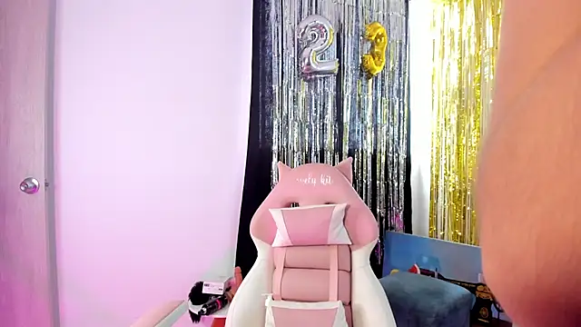 lovely kitt online show from 02/08/25, 05:29