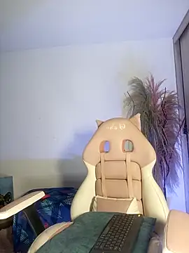 lovely kitt online show from 12/03/25, 12:40