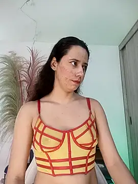 Snapshot of lovely_kitt chatting on 01/18/26, 05:28 lovely kitt online show from 01/18/26, 05:28