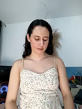 Snapshot of lovely_kitt chatting on 02/12/26, 04:40 lovely kitt online show from 02/12/26, 04:40