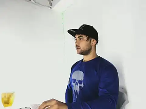 Sebas-hott online show from 09/29/25, 11:42