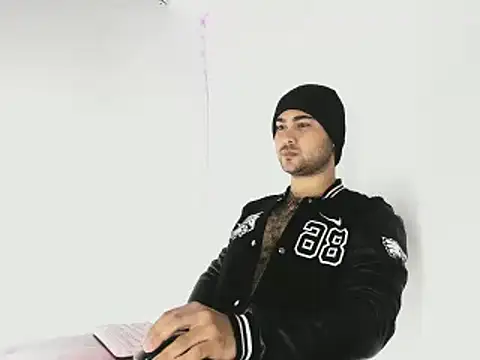 Sebas-hott online show from 09/30/25, 10:48