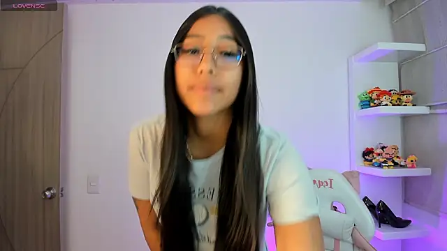 Snapshot of isa_bellaa0 chatting on 11/05/25, 04:34 isa bellaa0 online show from 11/05/25, 04:34