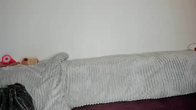 Mlleeffy online show from 12/14/25, 08:02