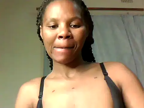 Snapshot of MAZINGDIVA1994 chatting on 09/08/25, 08:41 MAZINGDIVA1994 online show from 09/08/25, 08:41