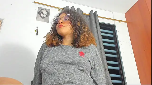 Ada gales  online show from 11/05/25, 04:23