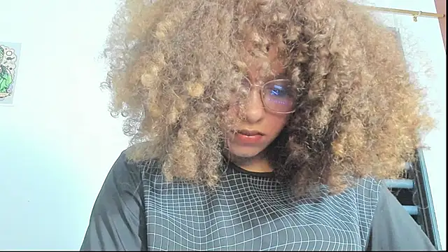 Snapshot of Ada_gales_ chatting on 12/17/25, 03:56 Ada gales online show from 12/17/25, 03:56