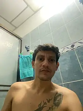 Snapshot of MIA_Y_KRONX chatting on 12/18/24, 05:26 MIA Y KRONX online show from 12/18/24, 05:26