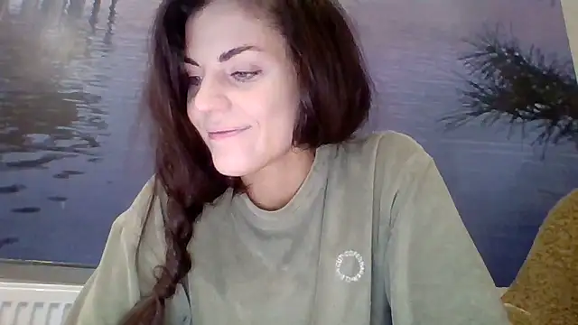 Snapshot of AliceTailor chatting on 11/06/25, 06:31 AliceTailor online show from 11/06/25, 06:31