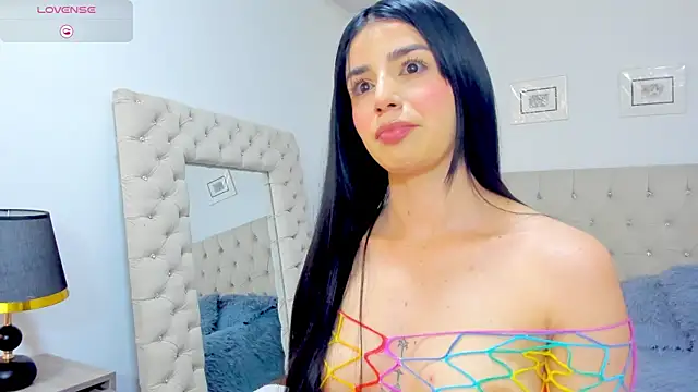 carlaperez  online show from 06/17/26, 12:13