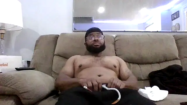 Snapshot of Enos3 chatting on 10/28/25, 01:25 Enos3 online show from 10/28/25, 01:25