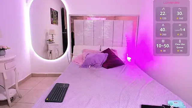 Snapshot of michelle_madson_ chatting on 09/20/25, 02:29 michelle madson online show from 09/20/25, 02:29