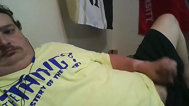 Snapshot of YelpedAverting chatting on 09/08/25, 09:25 YelpedAverting online show from 09/08/25, 09:25