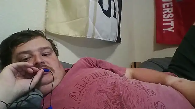 Snapshot of YelpedAverting chatting on 09/09/25, 09:14 YelpedAverting online show from 09/09/25, 09:14