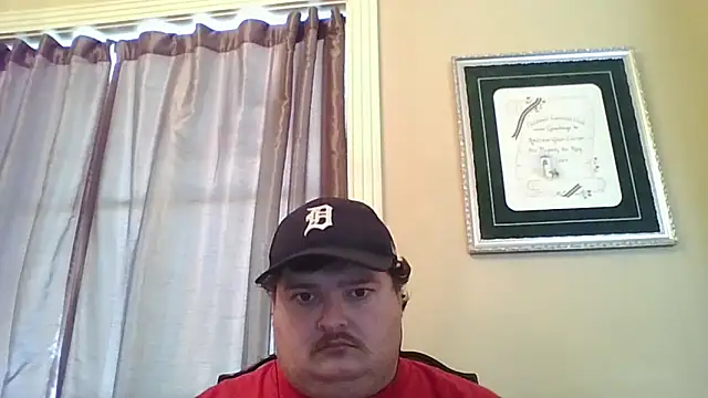 Snapshot of YelpedAverting chatting on 10/10/25, 07:57 YelpedAverting online show from 10/10/25, 07:57