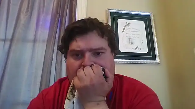 Snapshot of YelpedAverting chatting on 10/17/25, 08:33 YelpedAverting online show from 10/17/25, 08:33