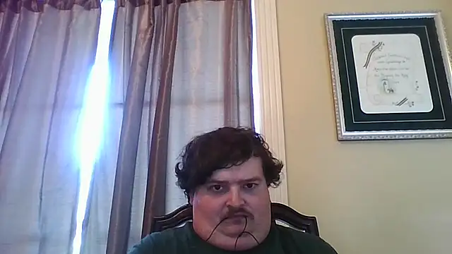 Snapshot of YelpedAverting chatting on 11/26/25, 06:20 YelpedAverting online show from 11/26/25, 06:20